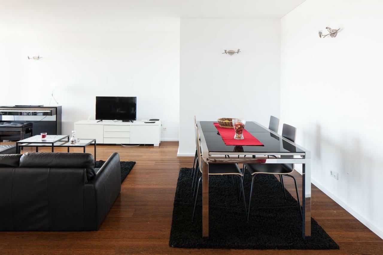 Skyscraper Riverview Lisbon With Indoor Pool Екстер'єр фото