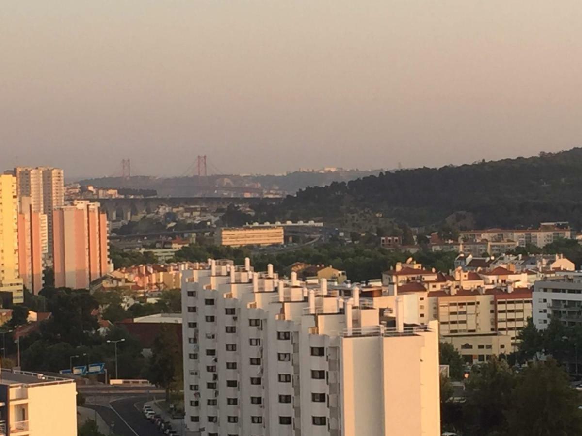 Skyscraper Riverview Lisbon With Indoor Pool Екстер'єр фото
