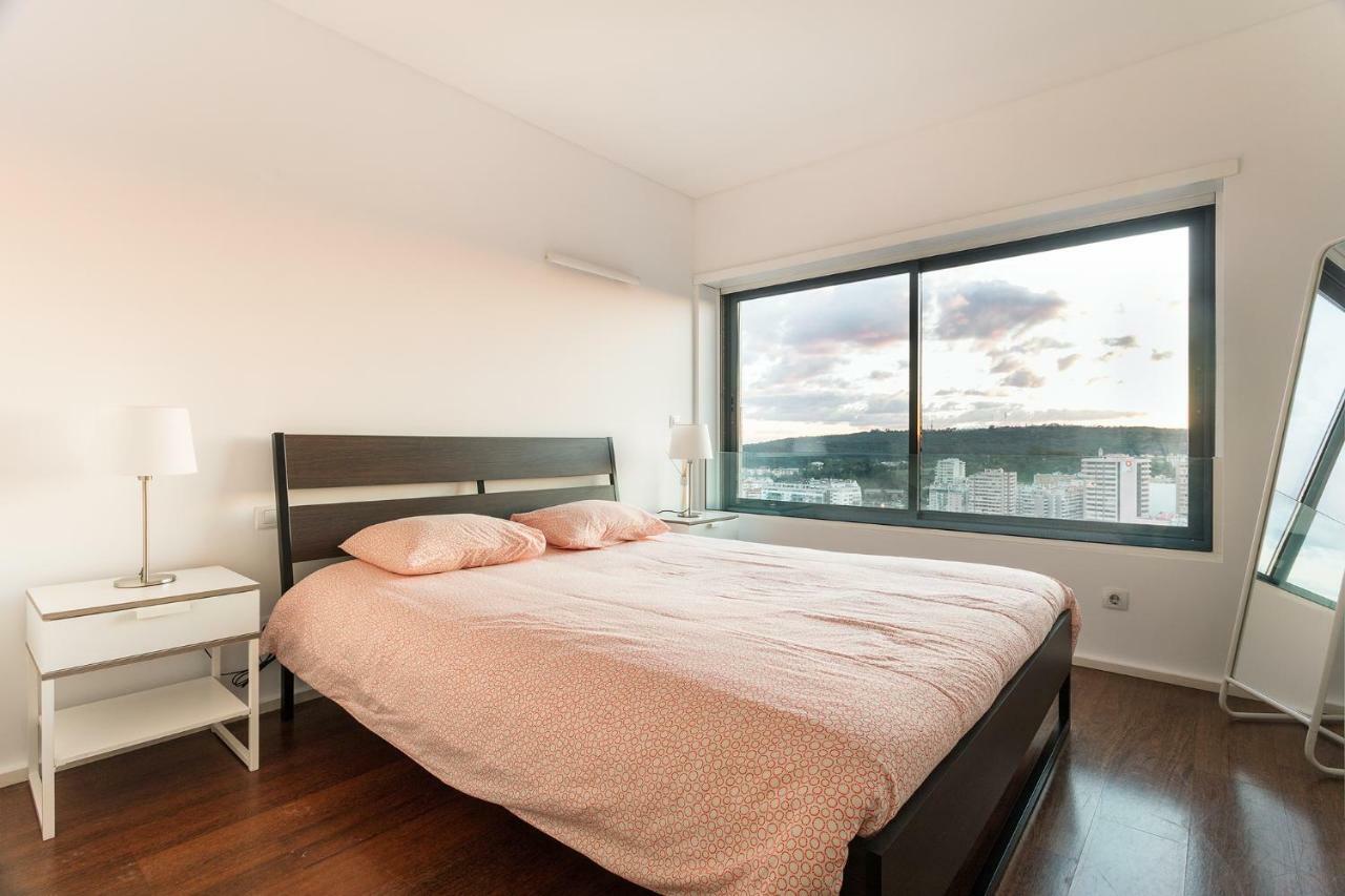 Skyscraper Riverview Lisbon With Indoor Pool Екстер'єр фото