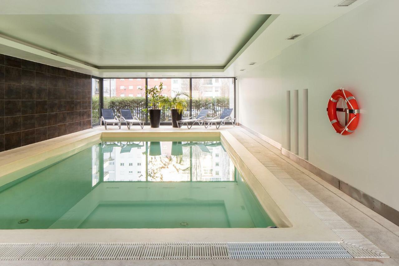 Skyscraper Riverview Lisbon With Indoor Pool Екстер'єр фото